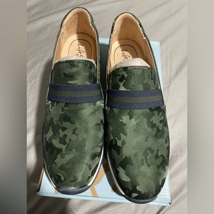New Life Stride Camo Slip Ons
